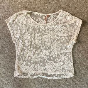 $3 WHEN BUNDLED // Lace crop Top